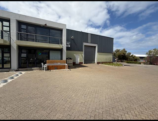 348M² WAREHOUSE TO LET IN FIRGROVE